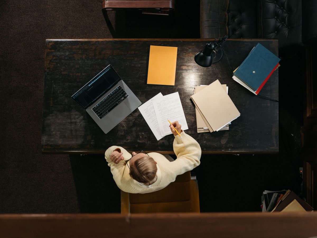 L’IA dans l’éducation juridique : Comment une cohorte étudiante de première année en droit utilise-t-elle l’intelligence artificielle ?